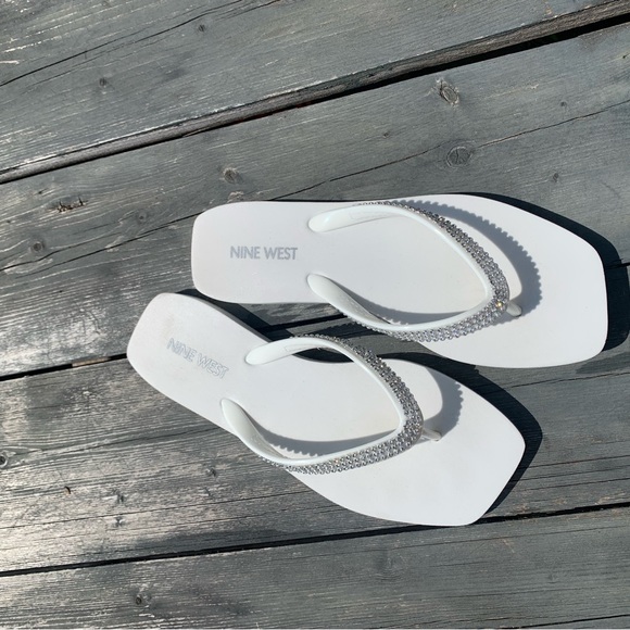 Bedazzle sandals - Picture 2 of 4